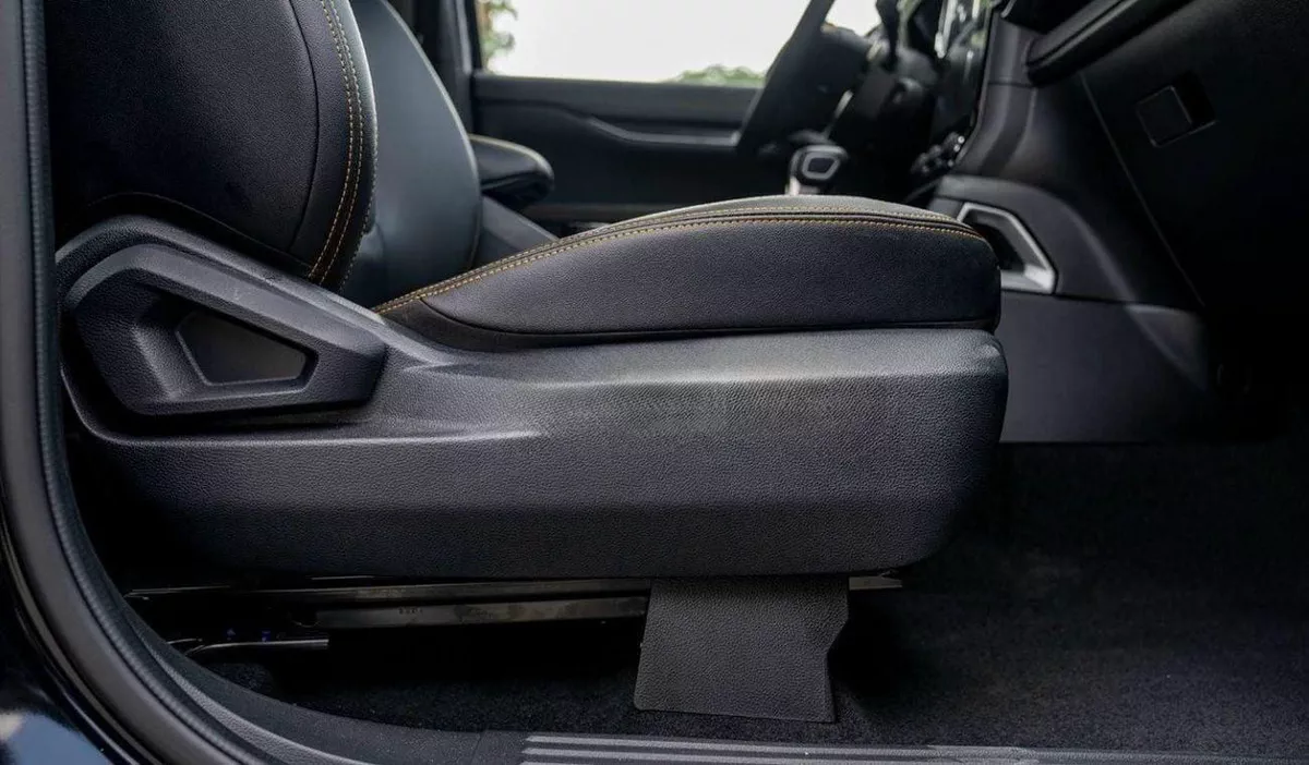 Ford Ranger WILDTRAK FORD RANGER DC WILDTRAK 2.0D AT 4X4 MY2023 – BLACK-11-0