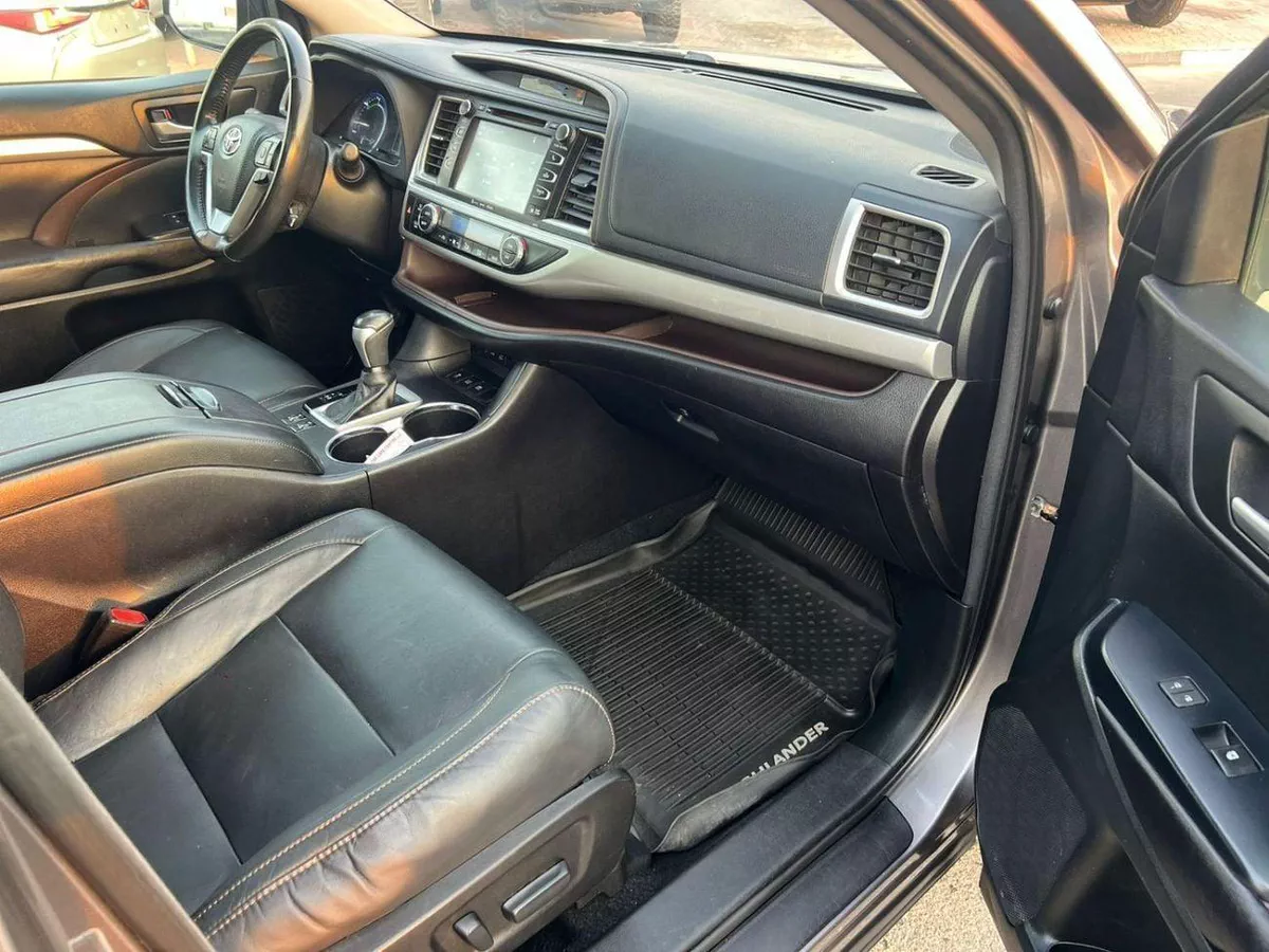 Toyota Highlander 2017 Toyota Highlander Hybrid Full option -3.5L-V6-AWD 4x4 - Rear CAM-Sunroof-Leather seat-11-0