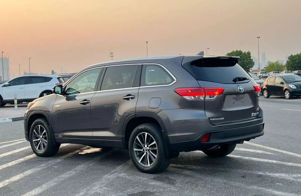 Toyota Highlander 2017 Toyota Highlander Hybrid Full option -3.5L-V6-AWD 4x4 - Rear CAM-Sunroof-Leather seat-5-0