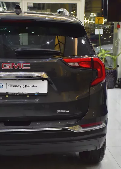 EXCELLENT DEAL for our GMC Terrain SLT AWD ( 2018 Model ) in Grey Color American Specs-8