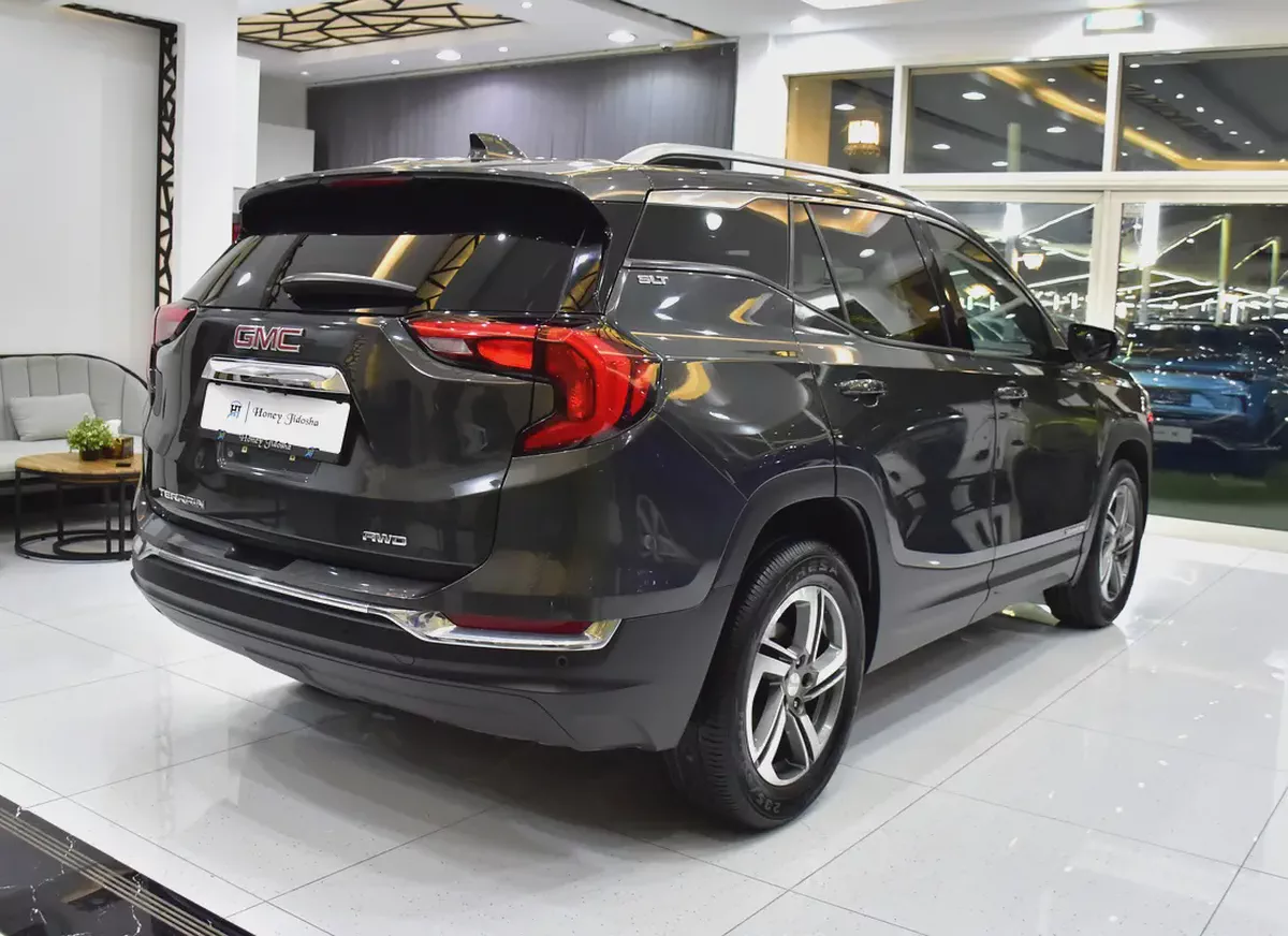 EXCELLENT DEAL for our GMC Terrain SLT AWD ( 2018 Model ) in Grey Color American Specs-5-5