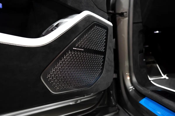 URUS PERFORMANTE | TWO TONE INTERIOR ALCANTARA SEATS | CARBON INT/EXT | MASSAGE SEAT