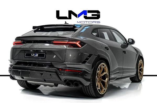 URUS PERFORMANTE | TWO TONE INTERIOR ALCANTARA SEATS | CARBON INT/EXT | MASSAGE SEAT
