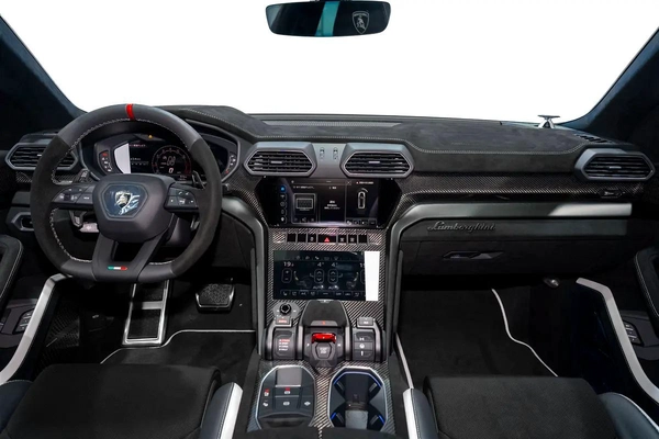URUS PERFORMANTE | TWO TONE INTERIOR ALCANTARA SEATS | CARBON INT/EXT | MASSAGE SEAT