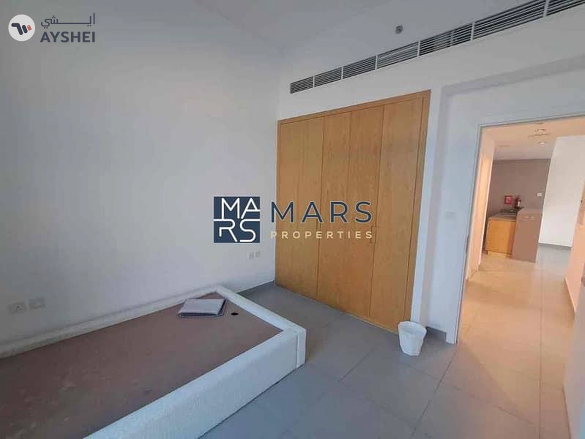 Top Floor | Pool View | Unfurnished-13-13