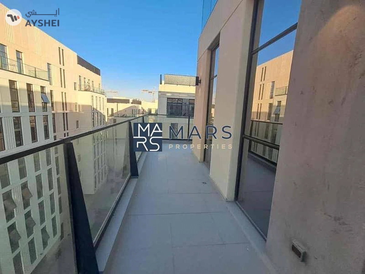 Top Floor | Pool View | Unfurnished-5-5