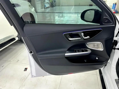 Mercedes-Benz C-Class C260 L-9