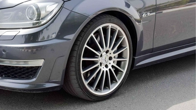 Mercedes-Benz C 63 Coupe-12