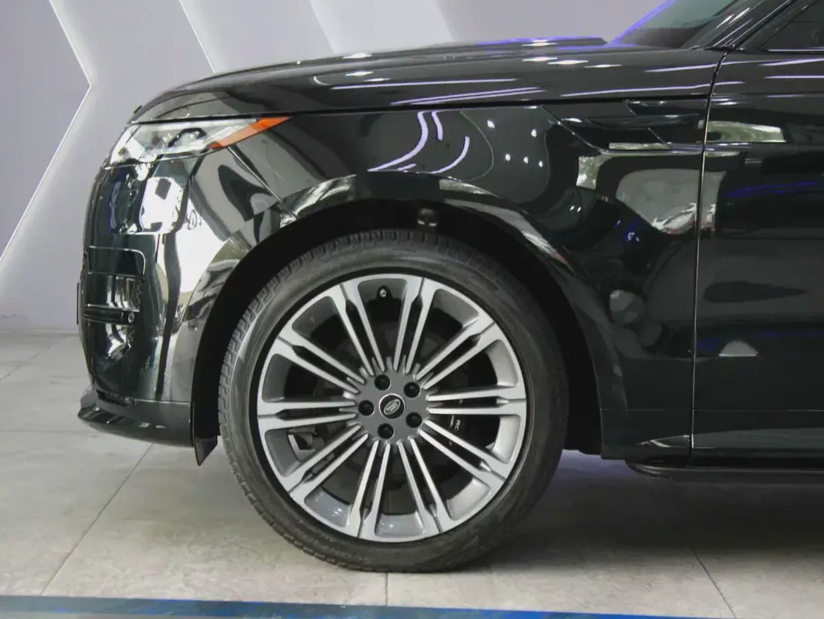 Land Rover Range Rover Sport 2024 for 380,000.00 AED-7-7