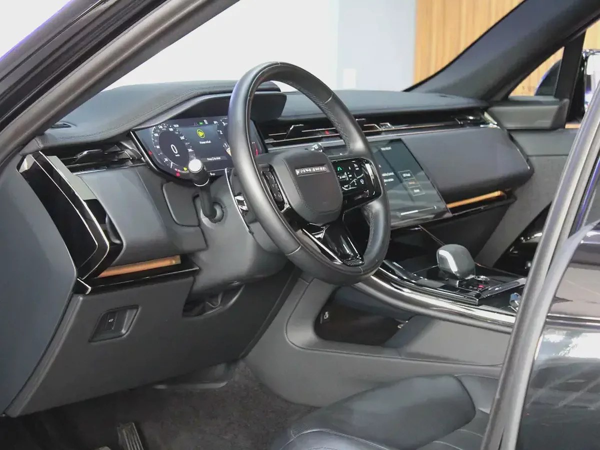 Land Rover Range Rover Sport 2024 for 380,000.00 AED-8-8