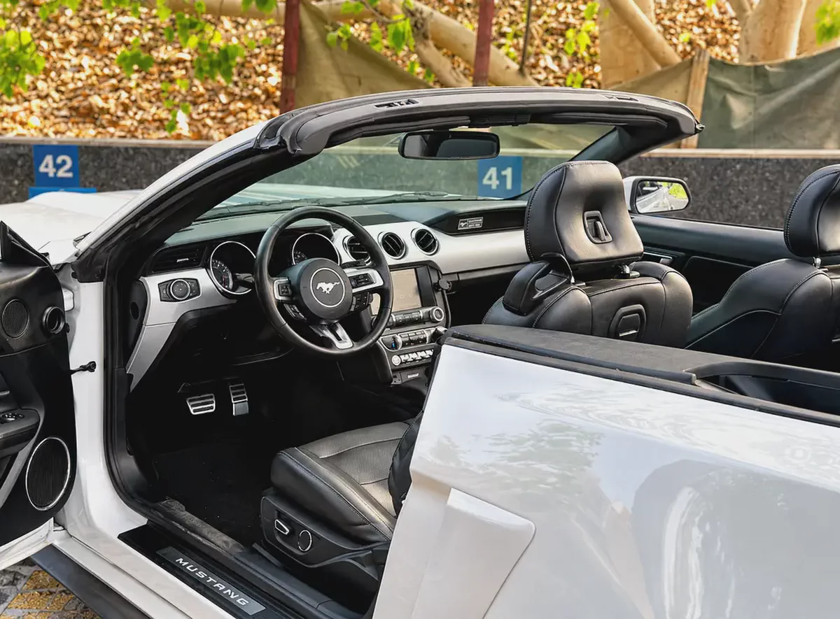 2017 Ford Mustang EcoBoost Premium Convertible-2-2
