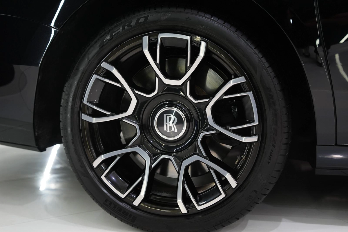 Rolls-Royce Ghost Black Badge 2024-18-18