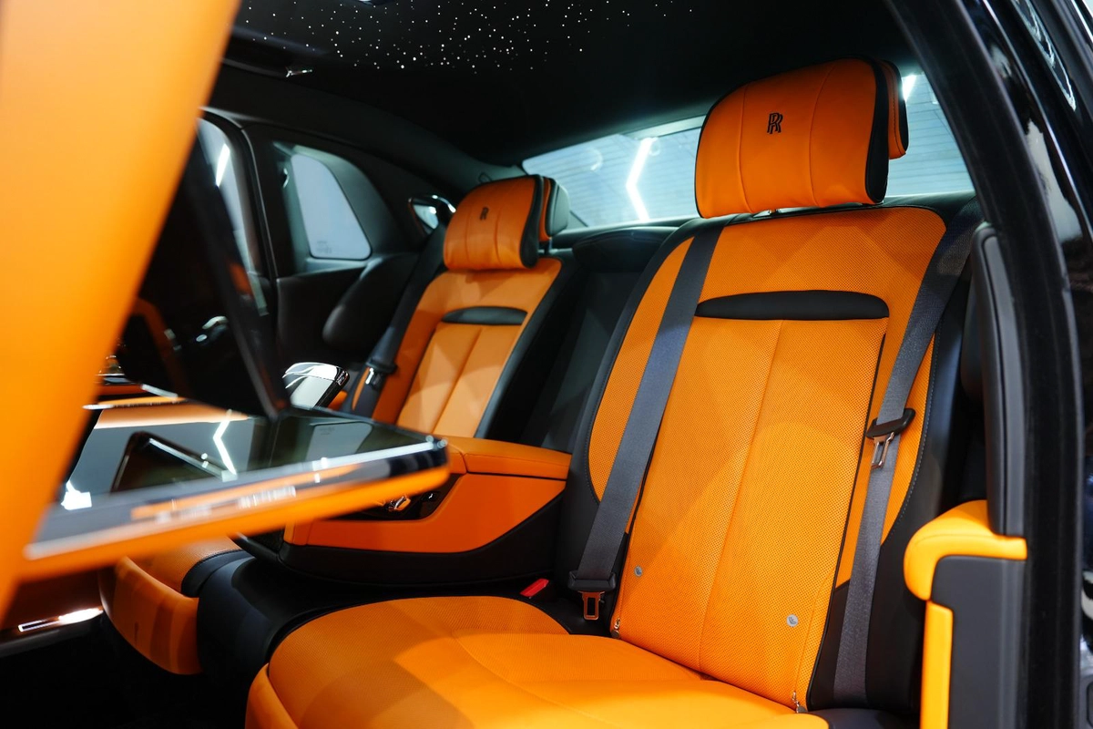 Rolls-Royce Ghost Black Badge 2024-8-8