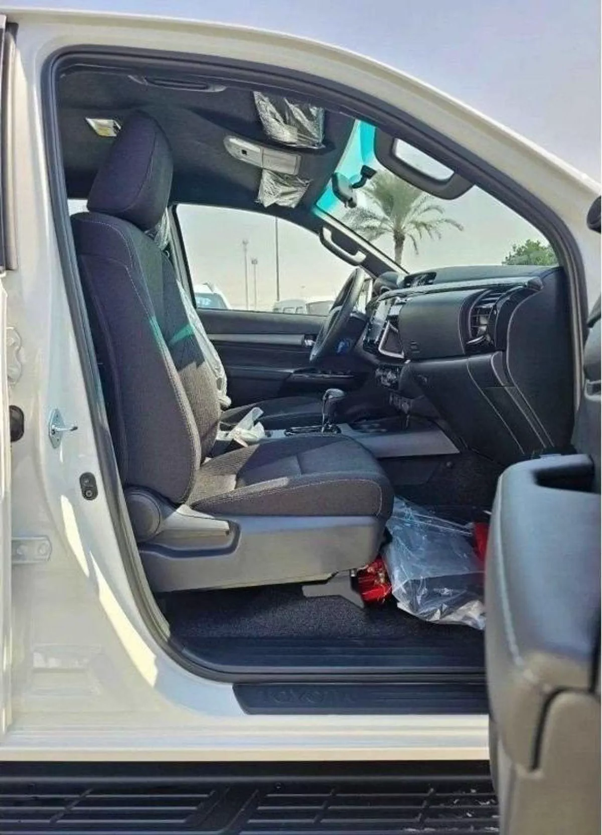 Toyota Hilux ADVENTURE DC Adventure 4.0L Petrol-8-0