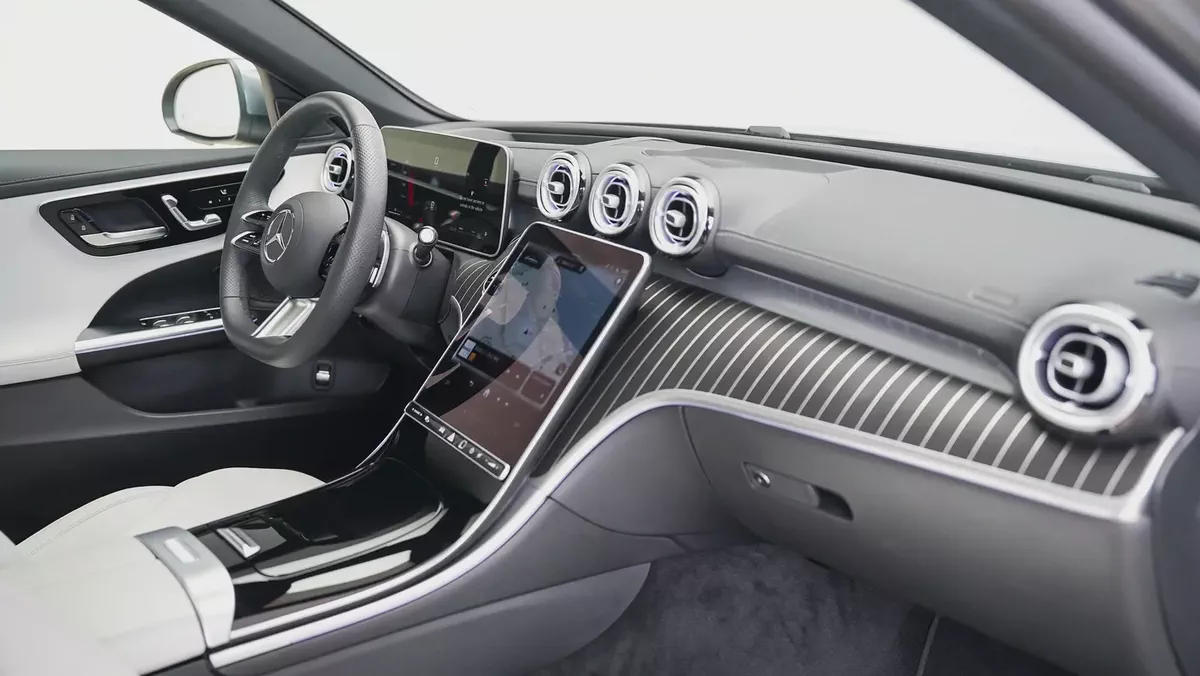 2026 Mercedes-Benz C200 AMG Premium  GCC Specs | Mercedes-Benz Active Warranty February 2031-6-6