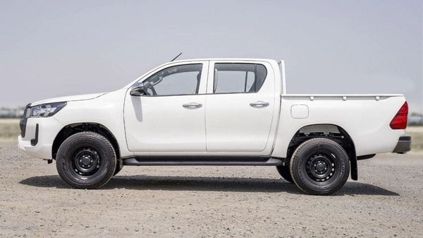 Toyota Hilux (LHD) TOYOTA HILUX DC COMFORT PLUS 2.4D MT 4X4 MY2025 - WHITE