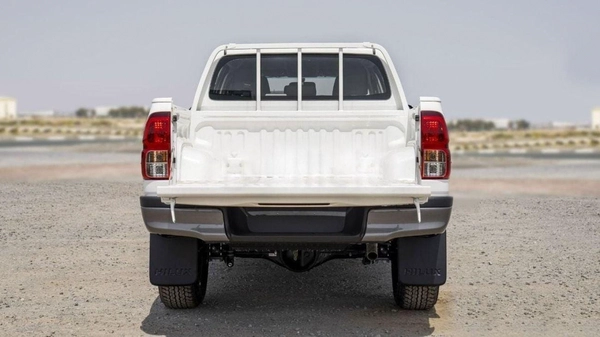 Toyota Hilux (LHD) TOYOTA HILUX DC COMFORT PLUS 2.4D MT 4X4 MY2025 - WHITE