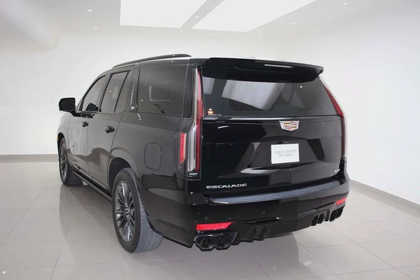 2023 Cadillac Escalade V | GCC Specs | Supercharged V8