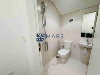 Brand New Luxury 3badroom corner unit available for rent:160k-15