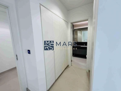 Brand New Luxury 3badroom corner unit available for rent:160k-23