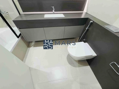 Brand New Luxury 3badroom corner unit available for rent:160k-25