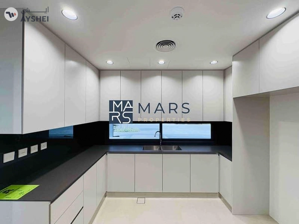 Brand New Luxury 3badroom corner unit available for rent:160k