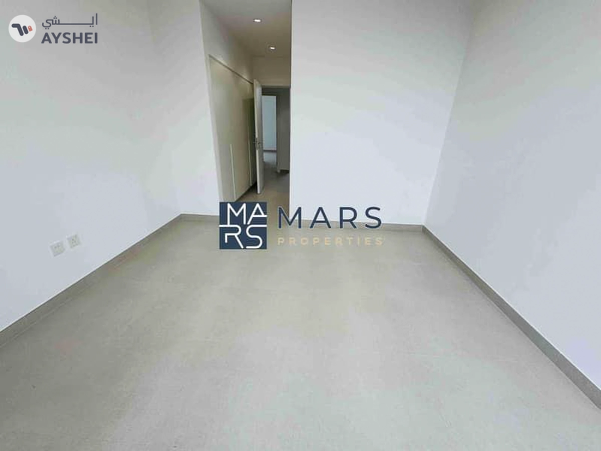 Brand New Luxury 3badroom corner unit available for rent:160k-16-16