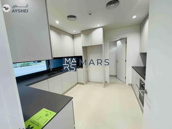 Brand New Luxury 3badroom corner unit available for rent:160k