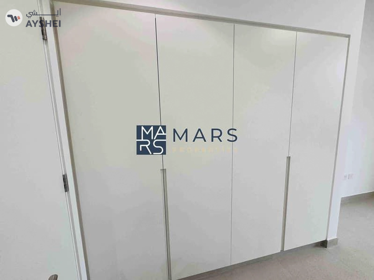 Brand New Luxury 3badroom corner unit available for rent:160k-4-4