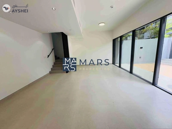 Brand New Luxury 3badroom corner unit available for rent:160k