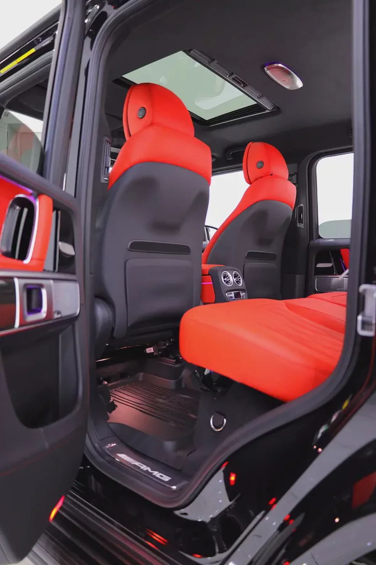 2027 G63 MANUFAKTUR EDITION + CARBON INTERIOR - BRAND NEW-10-10