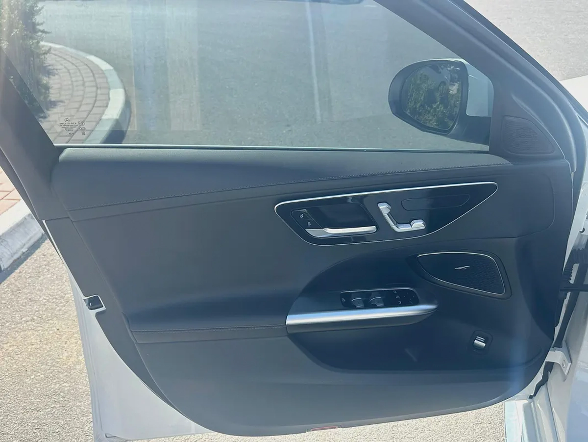 Mercedes-Benz C-Class-9-9
