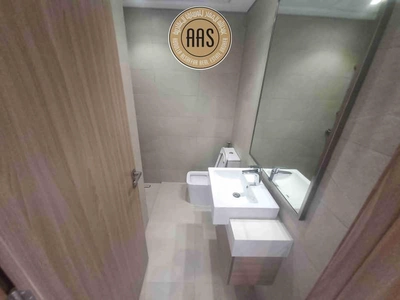 Spacious Layout • Chiller Free • High Floor • Pool View-10
