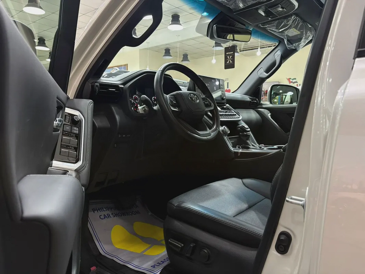 Toyota Land Cruiser GXR 2023 MODEL - GCC Specification-6-6