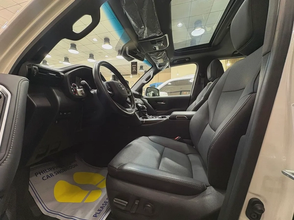 Toyota Land Cruiser GXR 2023 MODEL - GCC Specification