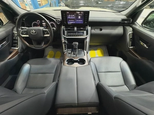 Toyota Land Cruiser GXR 2023 MODEL - GCC Specification