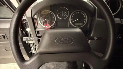 Land Rover Defender Final Edition Pick Up | Manual Transmission | Full Service History-12