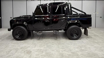Land Rover Defender Final Edition Pick Up | Manual Transmission | Full Service History-21