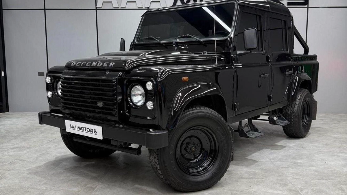 Land Rover Defender Final Edition Pick Up | Manual Transmission | Full Service History-1-1