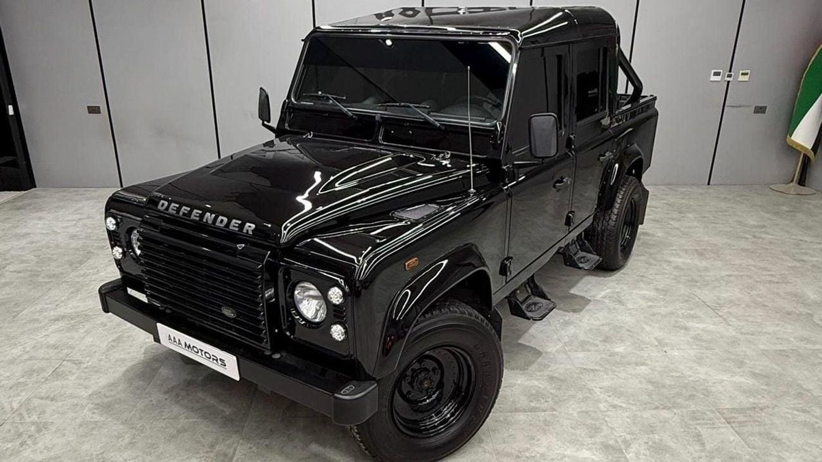 Land Rover Defender Final Edition Pick Up | Manual Transmission | Full Service History-2-2