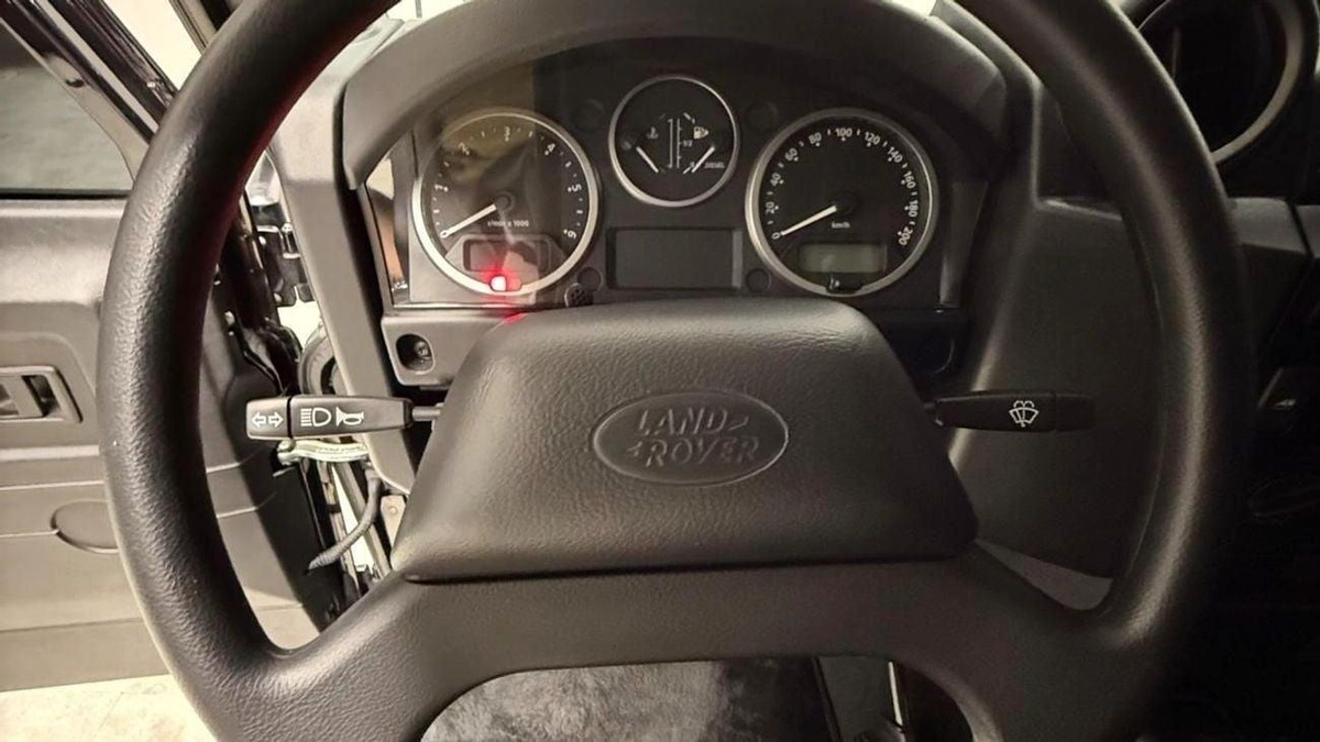 Land Rover Defender Final Edition Pick Up | Manual Transmission | Full Service History-12-12