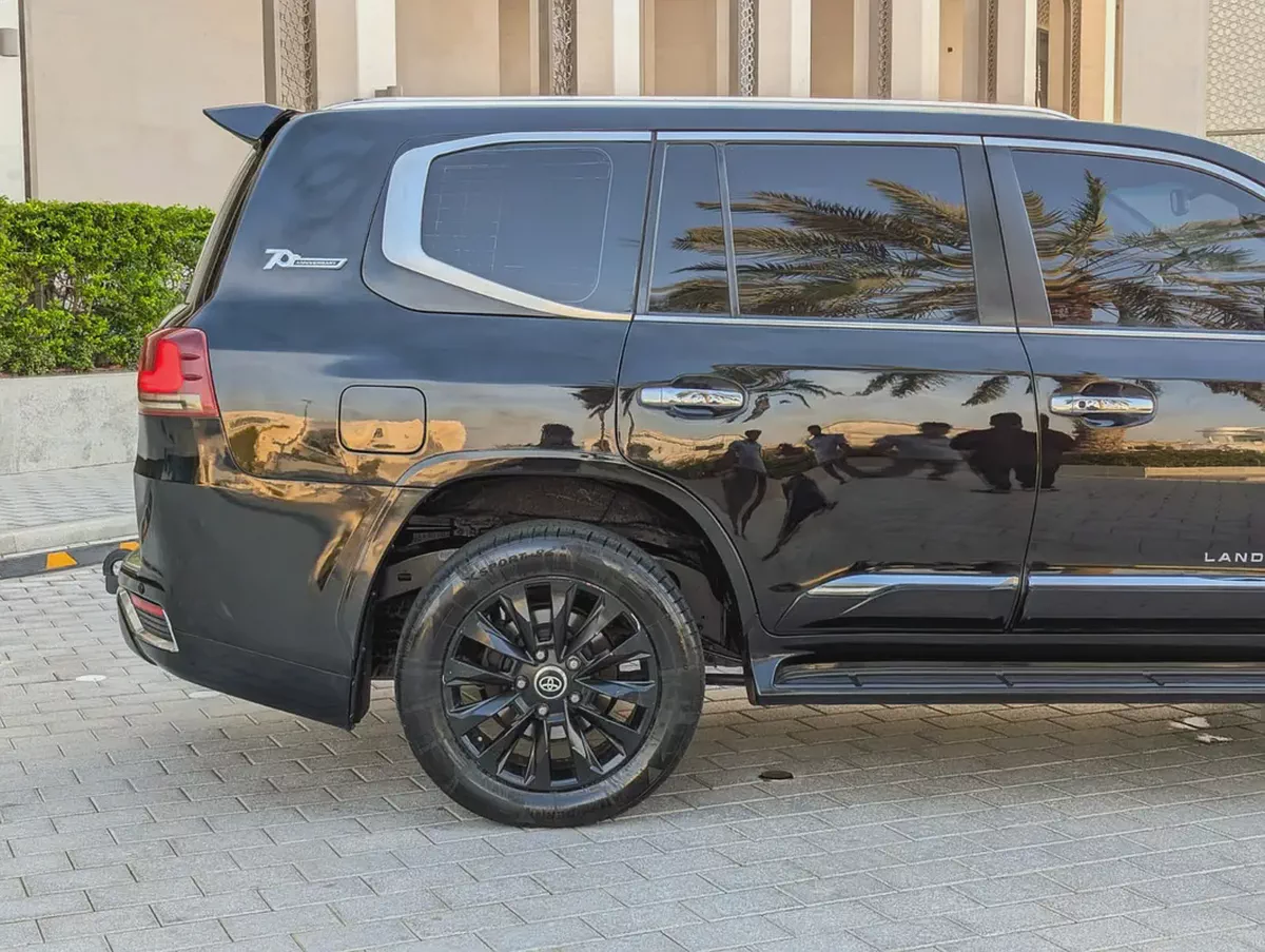 TOYOTA LAND CRUISER 2008 FACELIFTED 2025 VXR V8 FULL OPTION GCC IN EXCELLENT CONDITION-8-8
