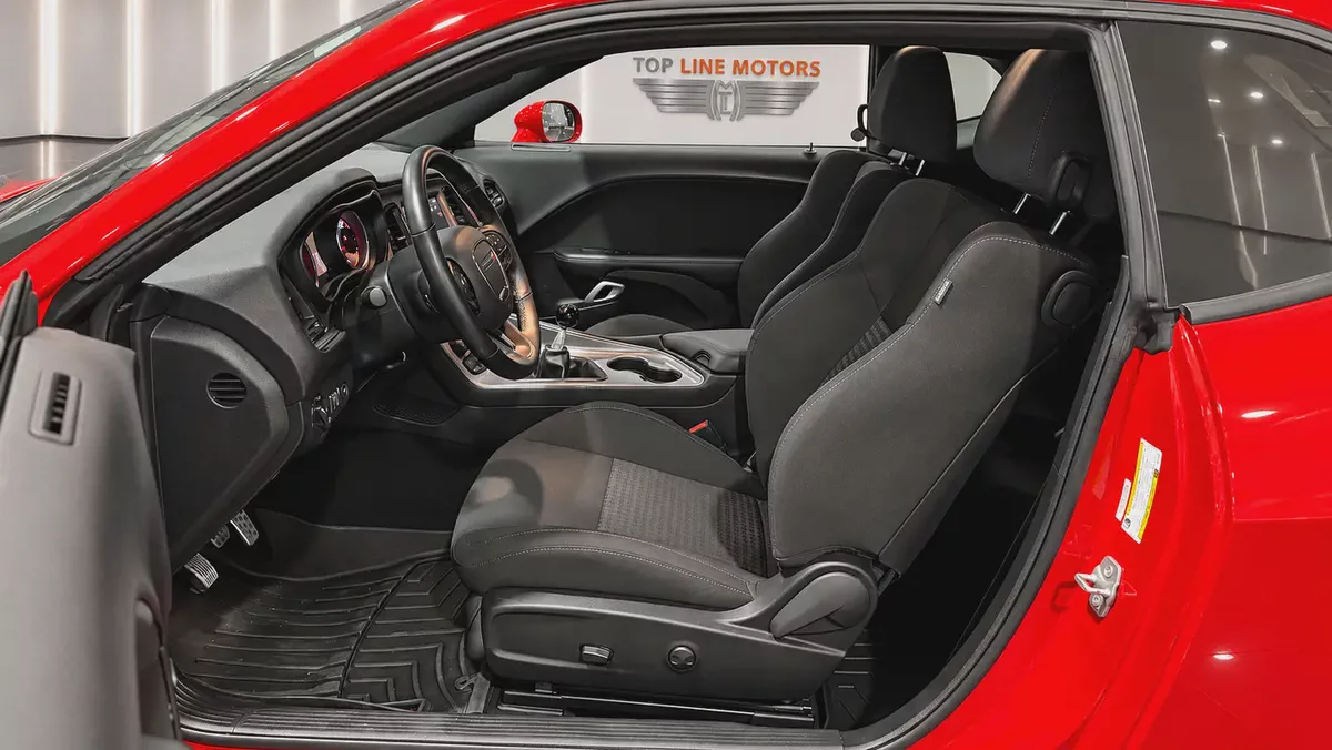DODGE CHALLENGER 6.4L,SRT SCAT PACK, MANUAL GEAR,, EXCELLENT CONDITION-6-6