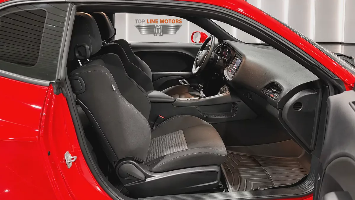 DODGE CHALLENGER 6.4L,SRT SCAT PACK, MANUAL GEAR,, EXCELLENT CONDITION-7-7