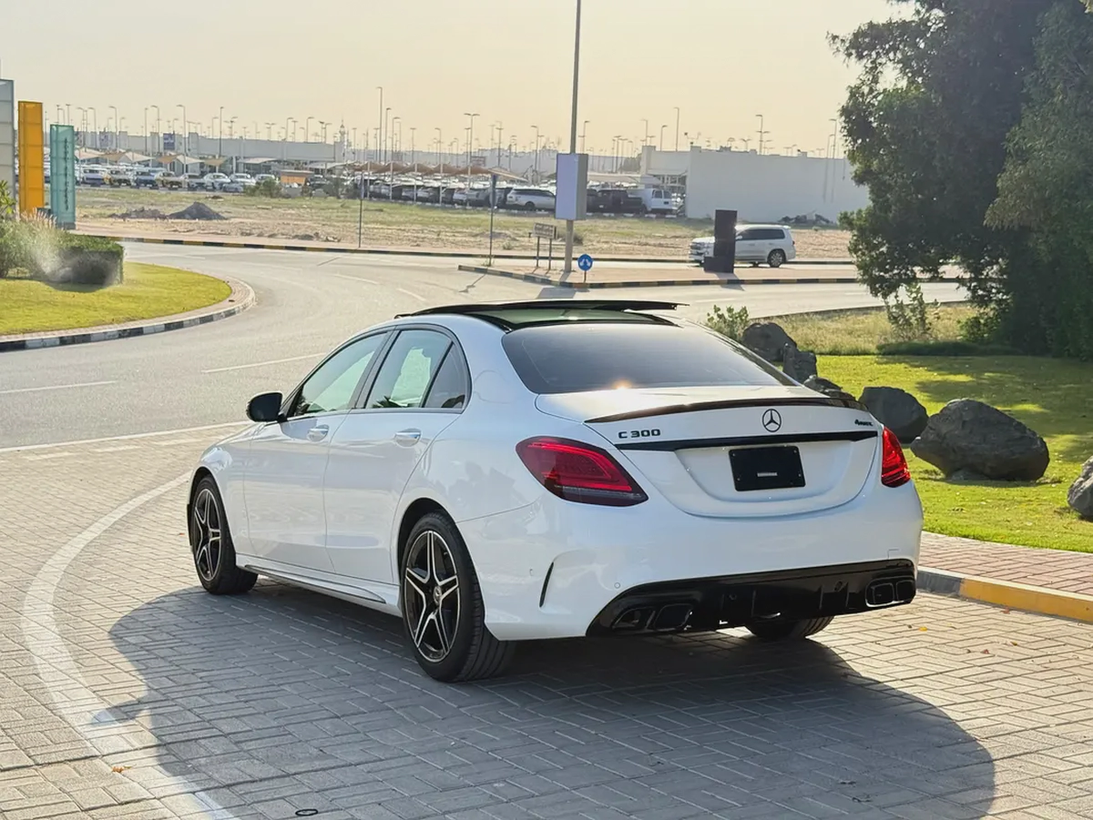 Mercedes 2021 C300 full option panorama 360 camera AMG-6-6