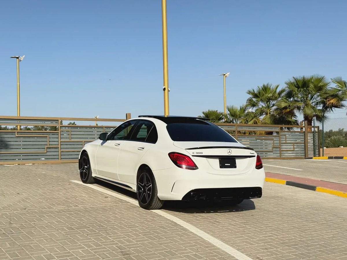Mercedes 2021 C300 full option panorama 360 camera AMG-10-10