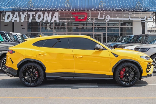 Lamborghini Urus  | 2021 | 13,500Km | Under warranty
