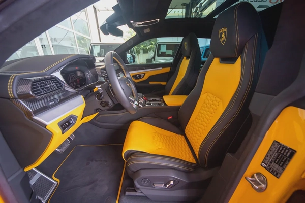 Lamborghini Urus  | 2021 | 13,500Km | Under warranty