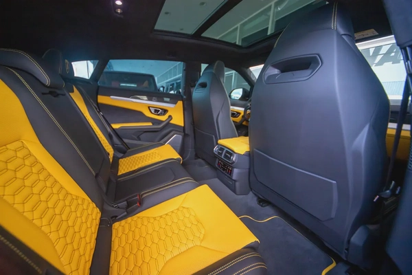 Lamborghini Urus  | 2021 | 13,500Km | Under warranty
