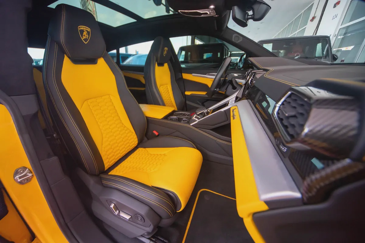 Lamborghini Urus  | 2021 | 13,500Km | Under warranty-16-16